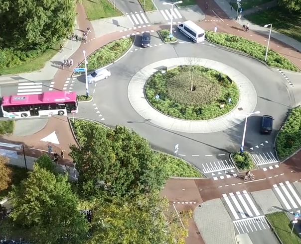 wim_vid_roundabout